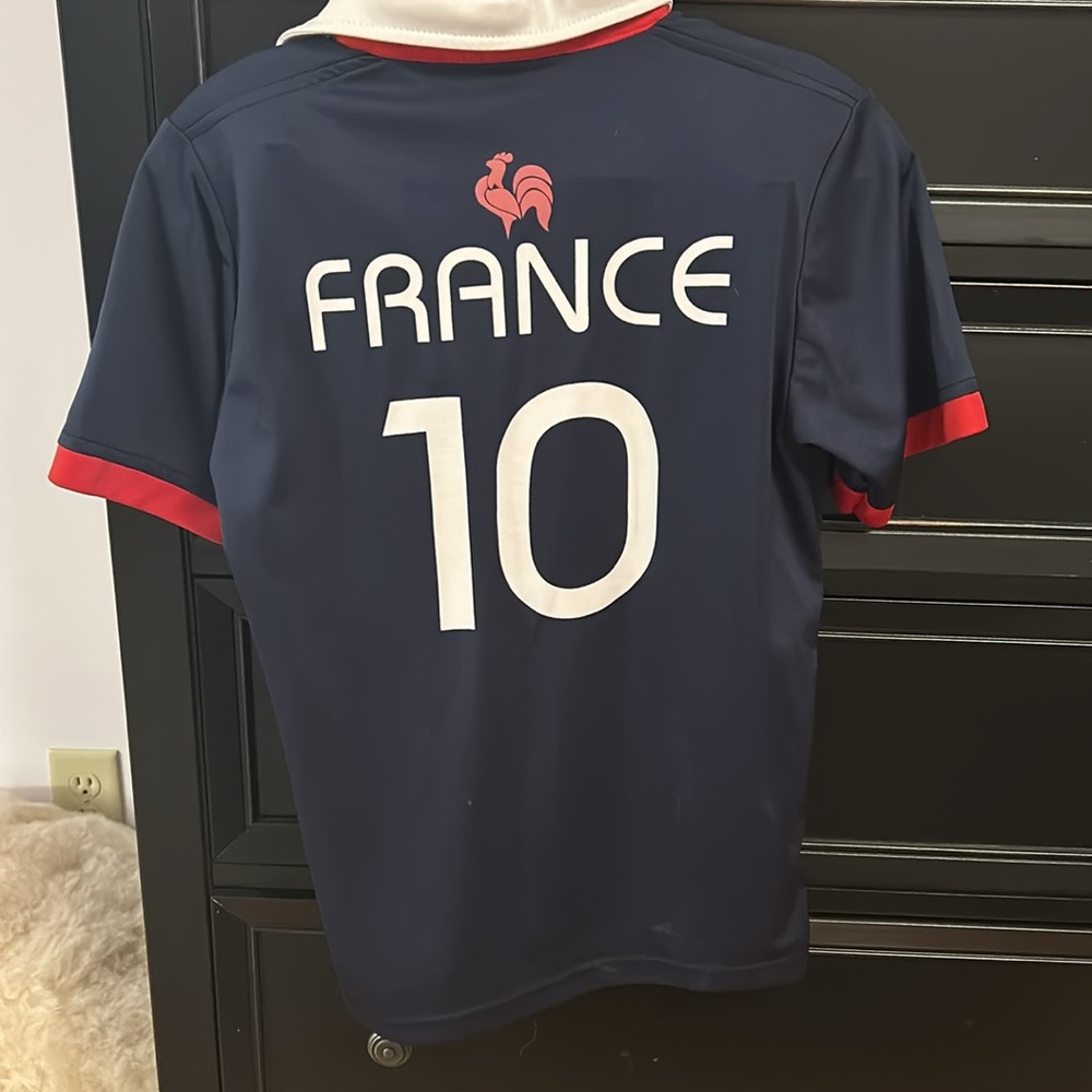 France soccer
EUC worn once
Men’s XS